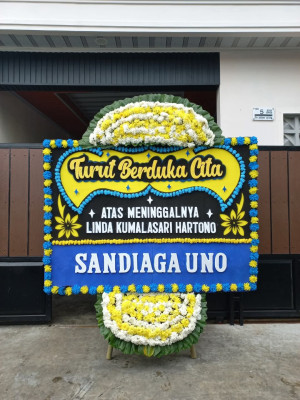 Papan Bunga Duka di Kali Anyar